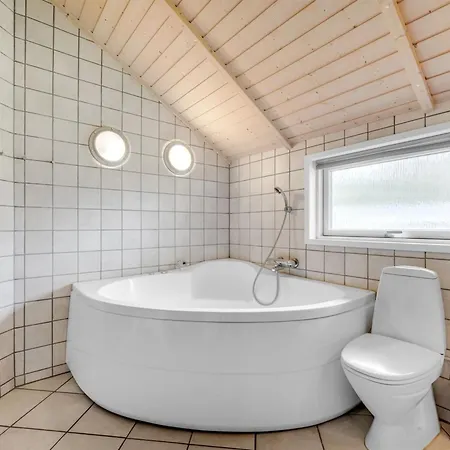 Anisette - 1km From The Sea By Interhome